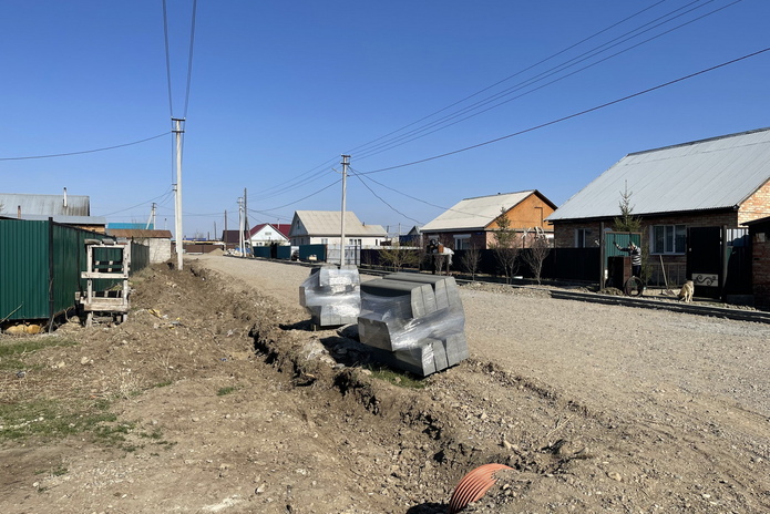 В селе Ахмирово начали строительство новой дороги, которая объединит три улицы